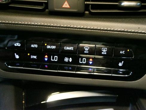 Used 2022 Buick Envision Preferred FWD image 27