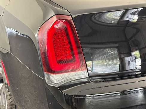 Used 2022 Chrysler 300 Touring w/ Sport Appearance Package RWD image 36