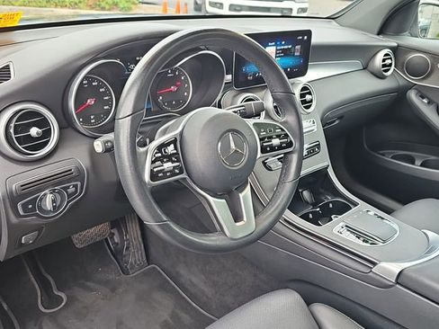 Used 2022 Mercedes-Benz GLC 300 image 32