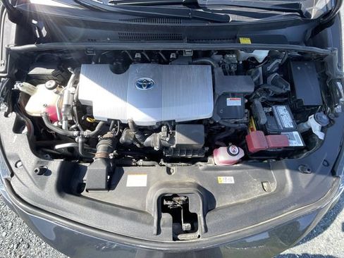 Certified 2018 Toyota Prius Prime Plus FWD image 11