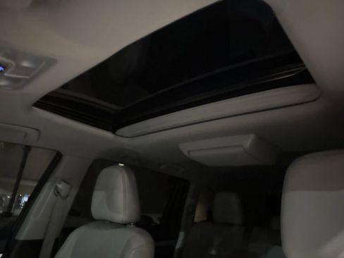 Used 2017 Toyota Highlander XLE w/ Carpet Mat Package FWD image 27