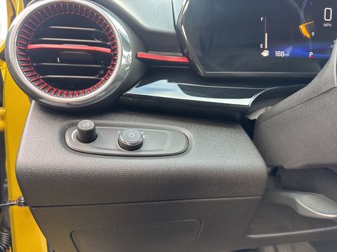 Used 2024 Chevrolet Trax RS w/ Sunroof Package image 20