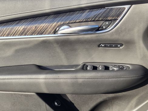 Used 2022 Cadillac XT6 Premium Luxury FWD image 19
