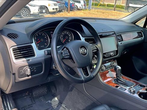 Used 2011 Volkswagen Touareg VR6 AWD/4WD image 18