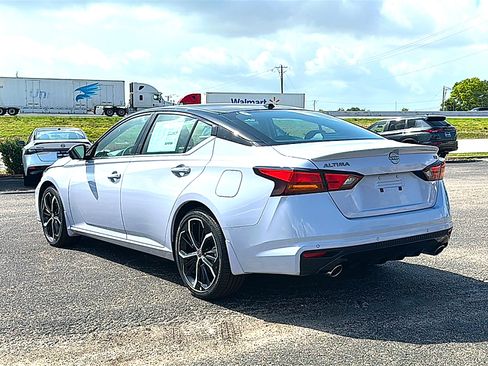 New 2026 Nissan Altima 2.5 SR w/ SR Premium Package FWD image 6