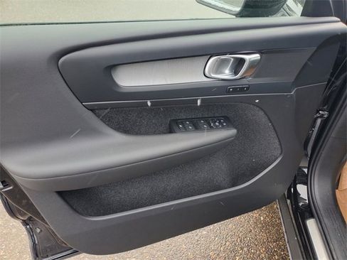 New 2026 Volvo XC40 B5 Core w/ Protection Package Premier image 10