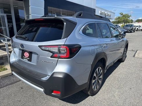 Used 2023 Subaru Outback Limited image 9