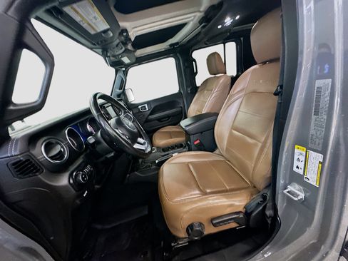 Used 2020 Jeep Gladiator Overland image 13