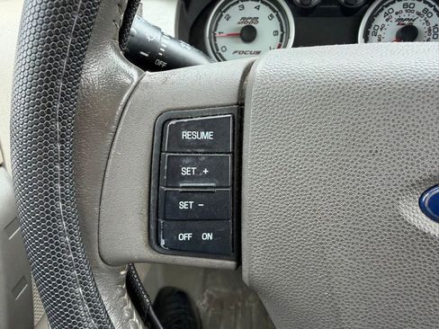 Used 2010 Ford Focus SEL FWD image 11