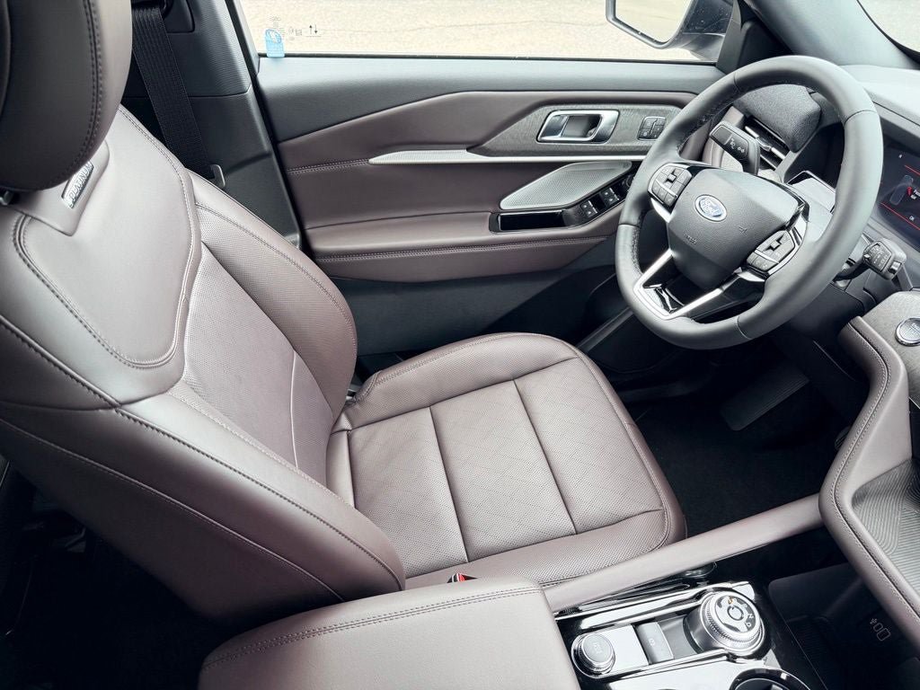 New 2026 Ford Explorer Platinum RWD image 8