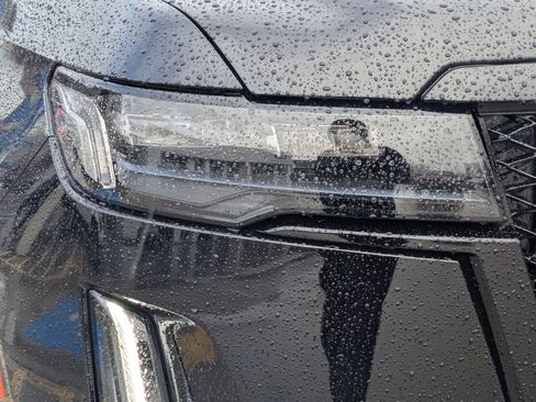 Used 2024 Cadillac Escalade Sport Platinum w/ LPO, ONYX Package image 11