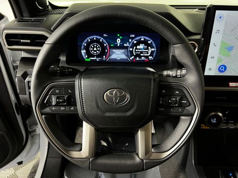 Used 2026 Toyota 4Runner Limited AWD/4WD image 16
