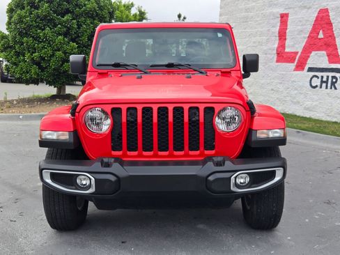 Used 2021 Jeep Gladiator Sport AWD/4WD image 2