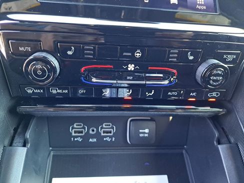 New 2025 Jeep Grand Cherokee L Altitude image 10