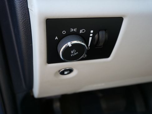 Used 2019 Jeep Grand Cherokee Summit AWD/4WD image 25