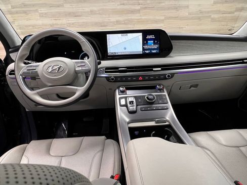 Used 2025 Hyundai Palisade Calligraphy FWD image 2