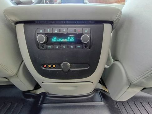 Used 2007 Chevrolet Suburban 2500 LT w/ LT Preferred Equipment Group image 50