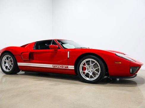 Used 2006 Ford GT RWD image 68
