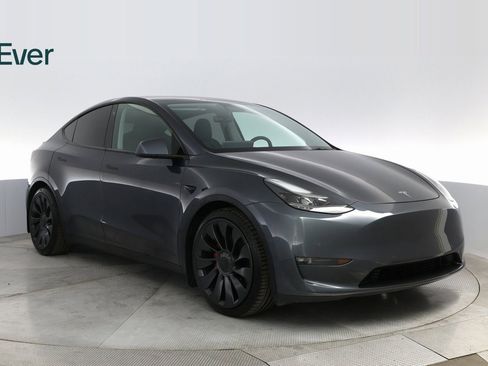 Used 2021 Tesla Model Y Performance image 4