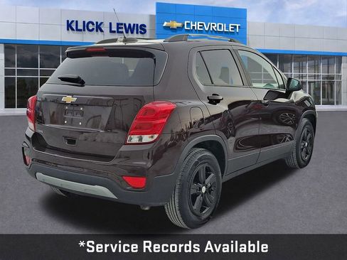 Used 2021 Chevrolet Trax LT w/ LT Convenience Package image 8