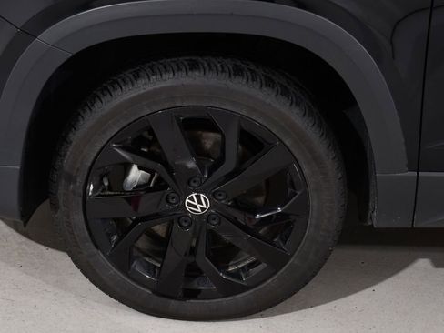 Used 2022 Volkswagen Taos SEL AWD/4WD image 24