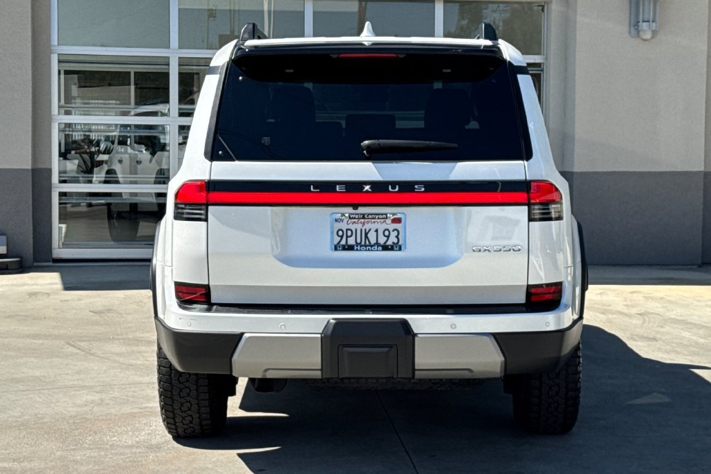 Used 2024 Lexus GX 550 AWD/4WD image 9