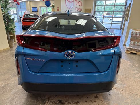 Used 2021 Toyota Prius Prime LE FWD image 9