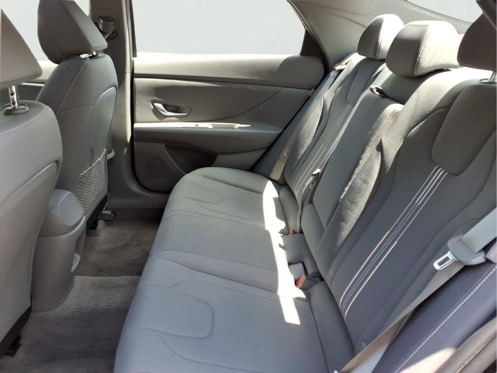 Used 2025 Hyundai Elantra SEL FWD image 22