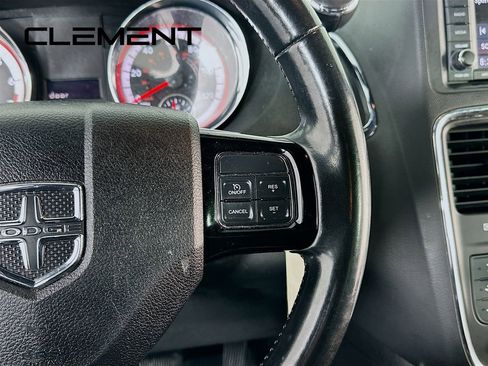 Used 2019 Dodge Grand Caravan SE image 17