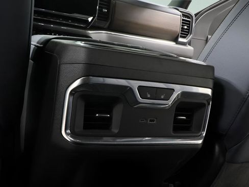 Used 2025 Chevrolet Silverado 3500 High Country w/ Technology Package AWD/4WD image 26