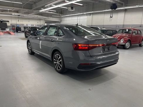 New 2026 Volkswagen Jetta SE FWD image 2