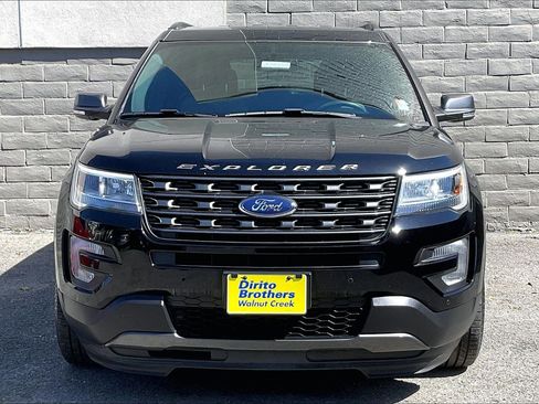 Used 2017 Ford Explorer XLT w/ Equipment Group 202A FWD image 2
