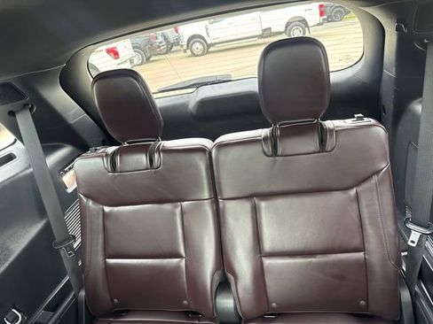 Used 2025 Ford Explorer Platinum w/ LUX Leather Package AWD/4WD image 27