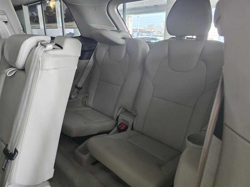 Used 2016 Volvo XC90 T6 Momentum w/ Momentum Plus Package AWD/4WD image 13