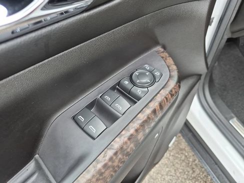 Used 2022 GMC Acadia Denali w/ Denali Ultimate Package FWD image 20