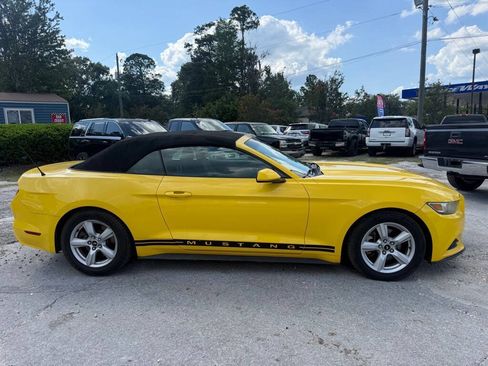 Used 2016 Ford Mustang Convertible RWD image 4