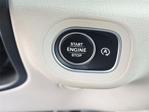 Used 2020 Mercedes-Benz GLE 350 4MATIC image 25