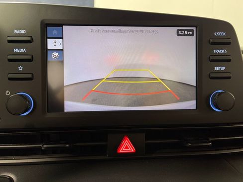 Certified 2025 Hyundai Elantra Sport image 23