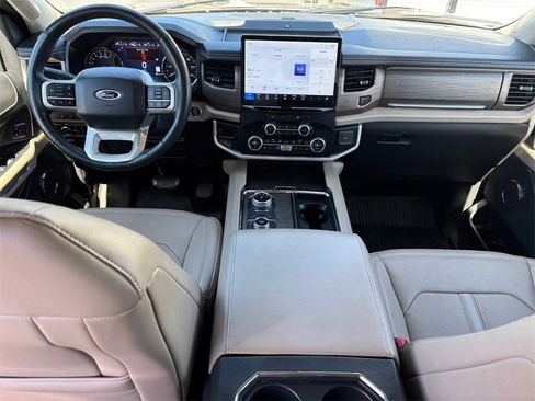 Used 2024 Ford Expedition Limited image 29
