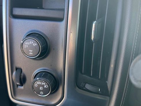 Used 2017 Chevrolet Silverado 1500 LTZ image 28