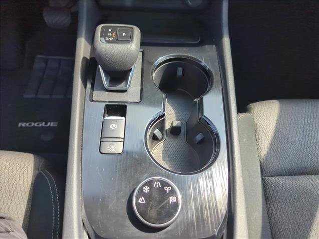 Used 2024 Nissan Rogue SV AWD/4WD image 16