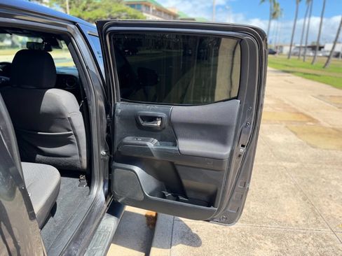 Used 2018 Toyota Tacoma TRD Sport RWD image 15
