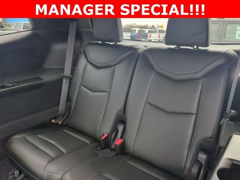 Used 2025 Cadillac XT6 Premium Luxury image 38