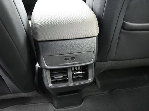 New 2026 Chevrolet Equinox LT w/ Convenience Package II FWD image 18