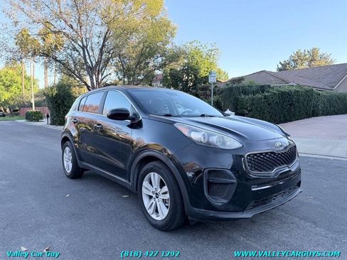 Used 2017 Kia Sportage LX image 4