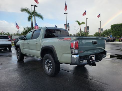 Used 2022 Toyota Tacoma TRD Off-Road AWD/4WD image 8