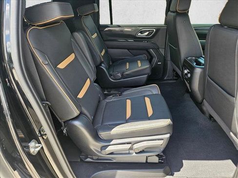 Used 2023 GMC Yukon XL AT4 w/ Technology Package AWD/4WD image 21