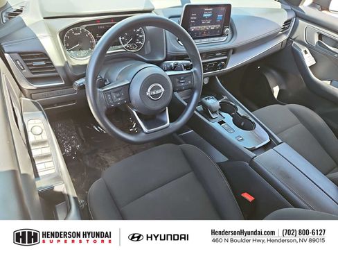 Used 2024 Nissan Rogue S FWD image 10