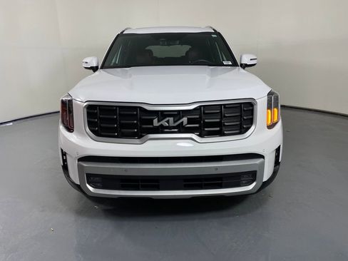 Used 2024 Kia Telluride SX Prestige w/ Towing Package image 2