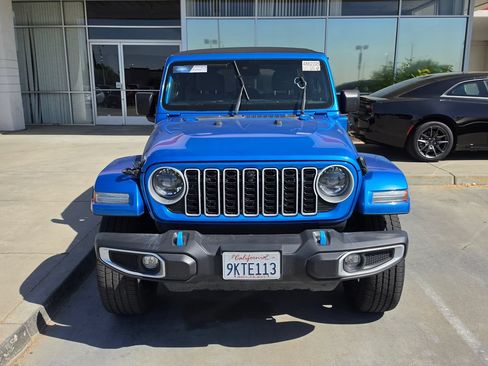 Used 2024 Jeep Wrangler Unlimited Sahara w/ Technology Group AWD/4WD image 2